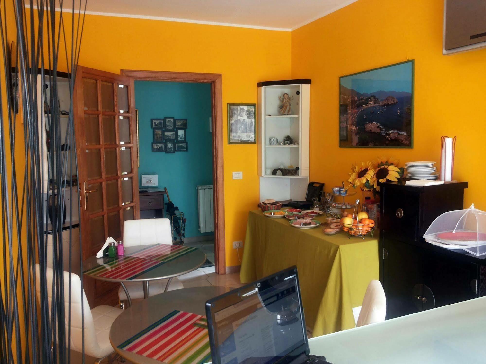Bed And Breakfast Rosangela Taormina Bagian luar foto